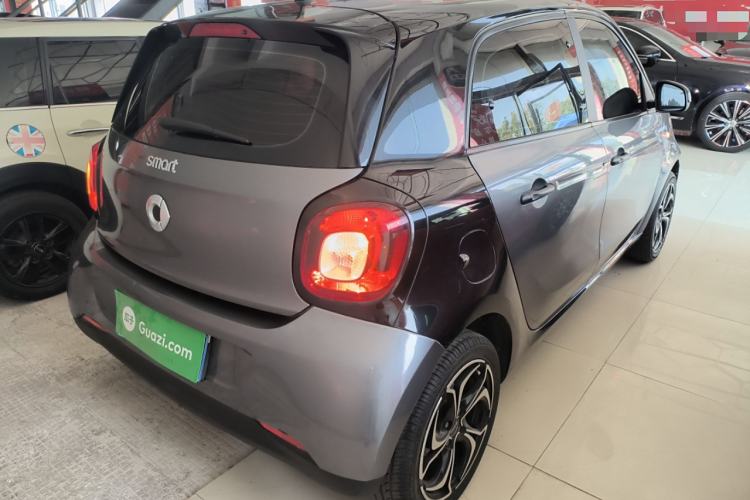 Used smart forfour 2016 1.0L 52 kW Dynamic Edition Rear Right 45 Deg