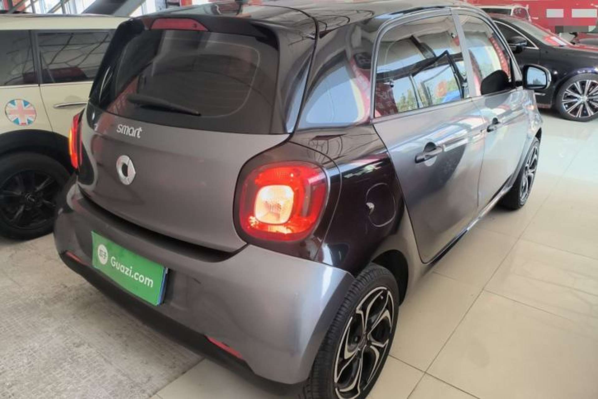 Used smart forfour 2016 1.0L 52 kW Dynamic Edition Rear Right 45 Deg