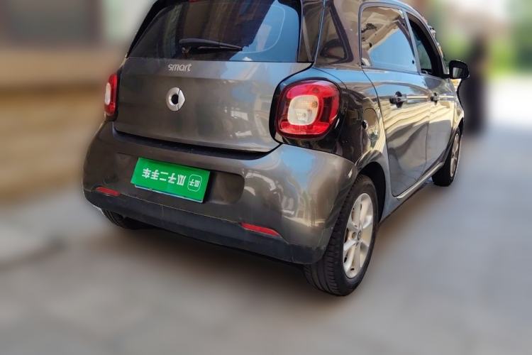Used smart forfour 2016 1.0L 52 kW Dynamic Edition Rear Right 45 Deg