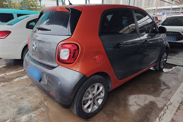 Used smart forfour 2016 1.0L 52 kW Dynamic Edition Rear Right 45 Deg