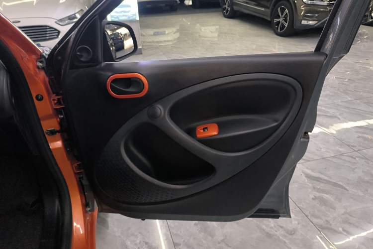Used smart forfour 2016 1.0L 52 kW Dynamic Edition Right Front Door Interior