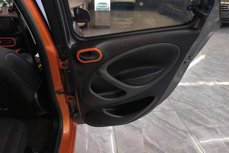 Used smart forfour 2016 1.0L 52 kW Dynamic Edition Right Rear Door Interior