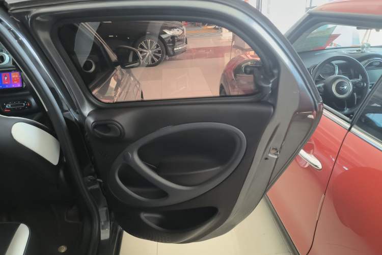 Used smart forfour 2016 1.0L 52 kW Dynamic Edition Right Rear Door Interior