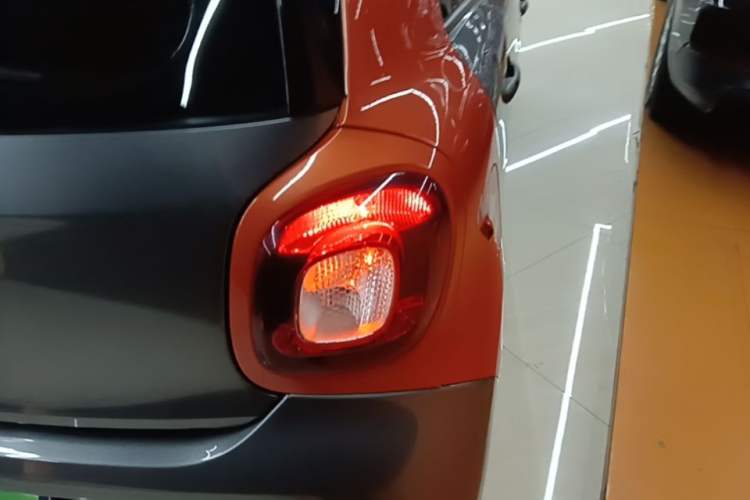 Used smart forfour 2016 1.0L 52 kW Dynamic Edition Right Rear Taillight