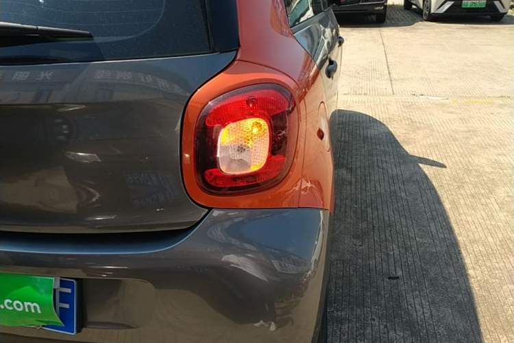 Used smart forfour 2016 1.0L 52 kW Dynamic Edition Right Rear Taillight