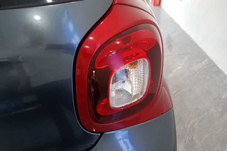 Used smart forfour 2016 1.0L 52 kW Passion Edition Right Rear Taillight