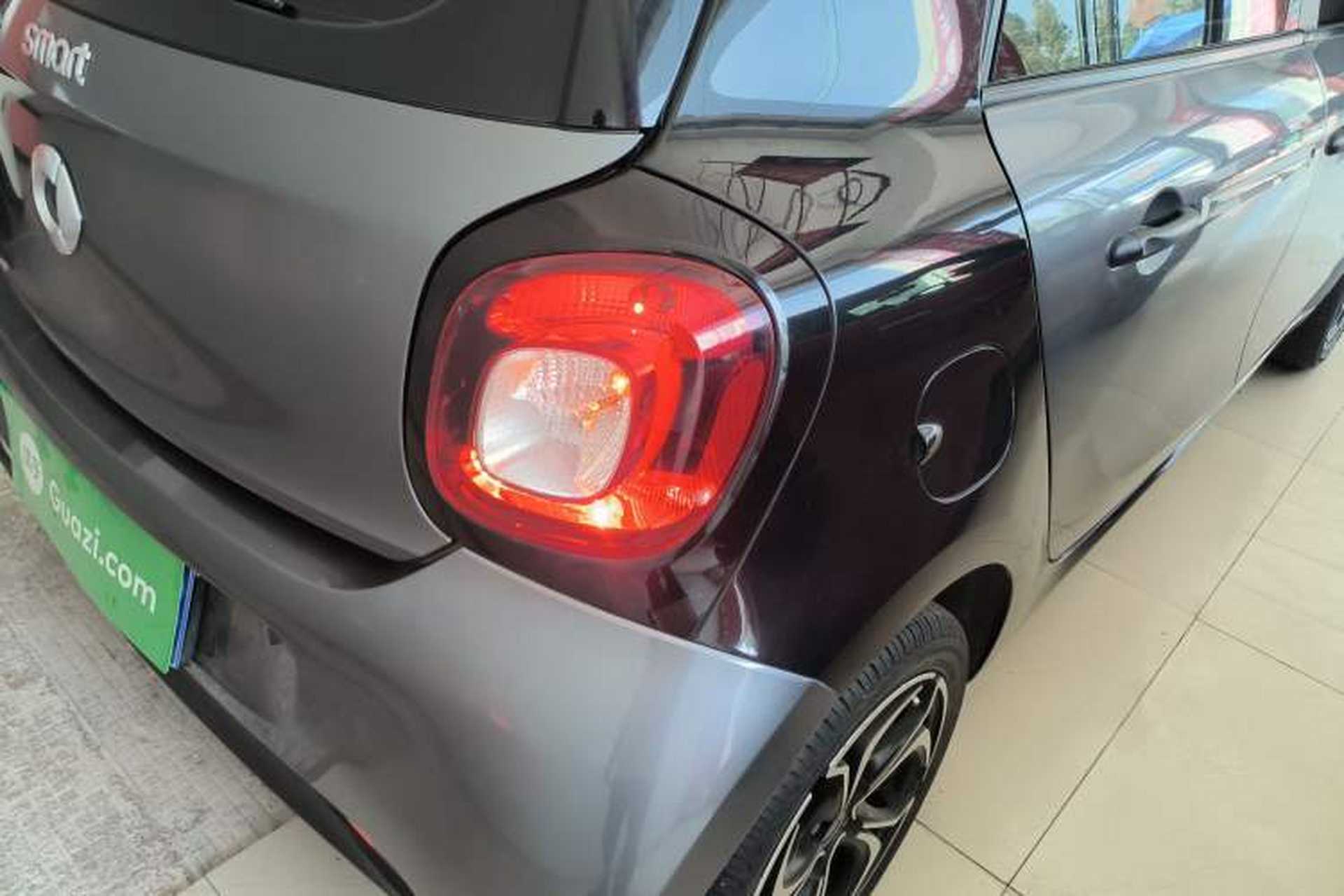 Used smart forfour 2016 1.0L 52 kW Dynamic Edition Right Rear Taillight