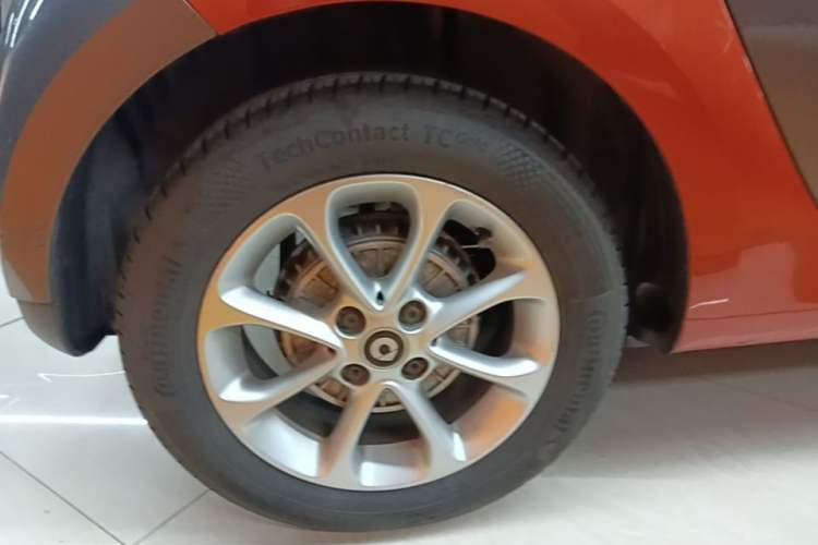 Used smart forfour 2016 1.0L 52 kW Dynamic Edition Right Rear Wheel Hub