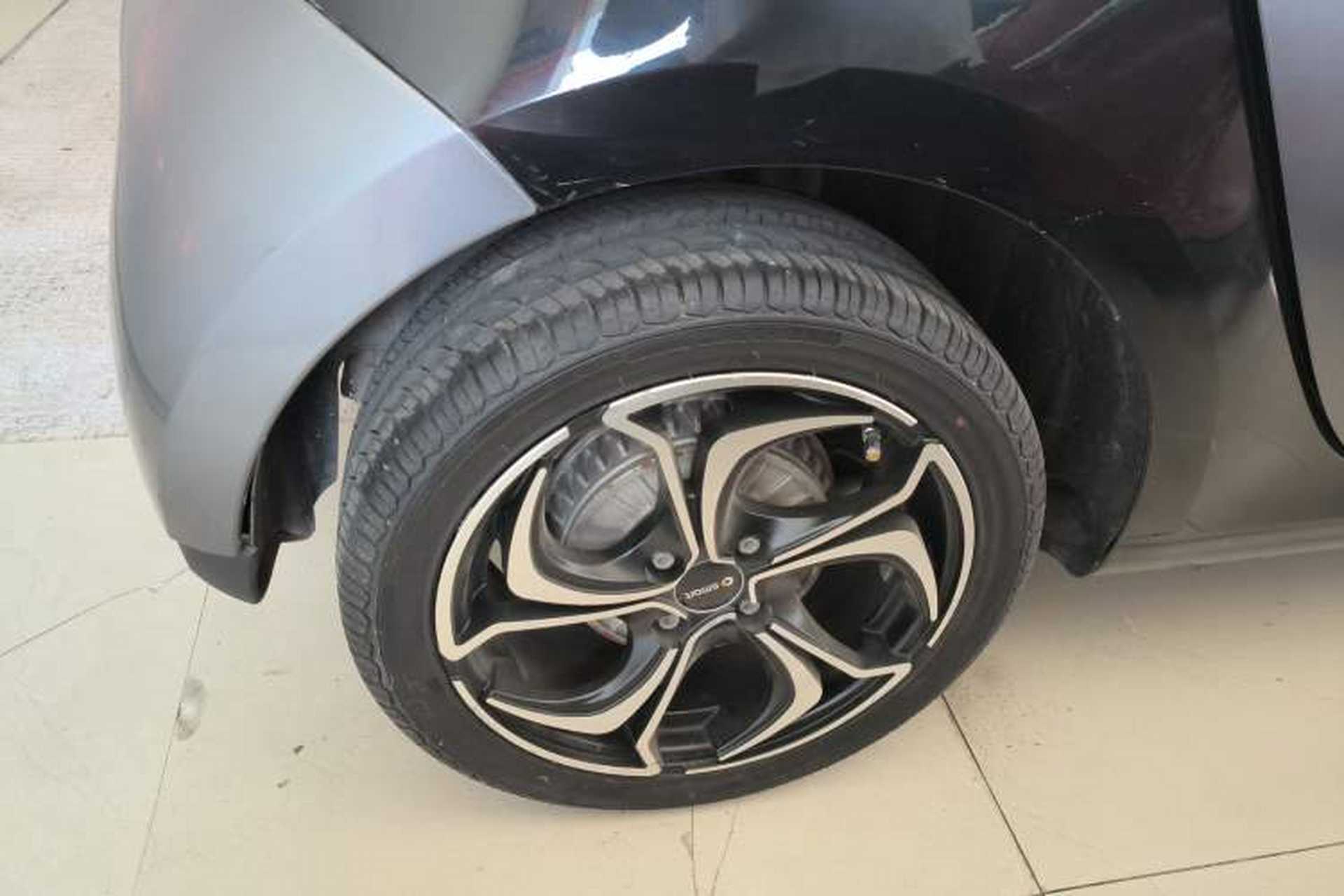 Used smart forfour 2016 1.0L 52 kW Dynamic Edition Right Rear Wheel Hub