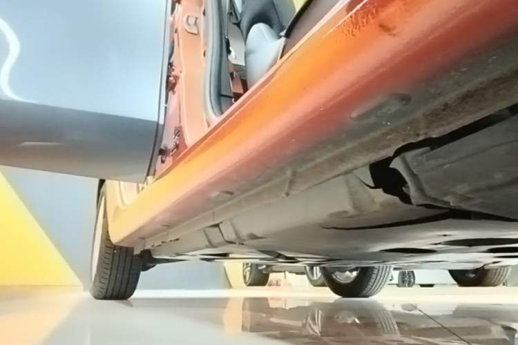 Used smart forfour 2016 1.0L 52 kW Dynamic Edition Right Side Sill