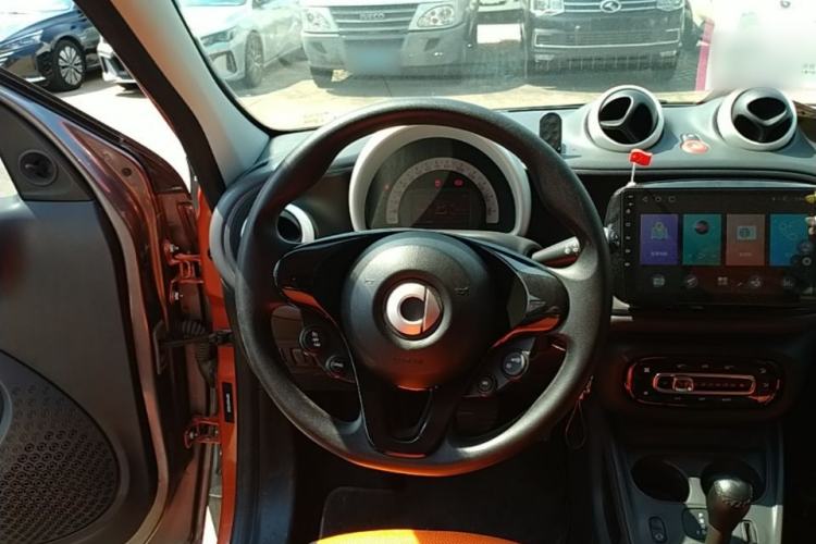 Used smart forfour 2016 1.0L 52 kW Dynamic Edition Steering Wheel