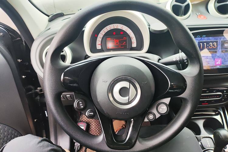 Used smart forfour 2016 1.0L 52 kW Dynamic Edition Steering Wheel