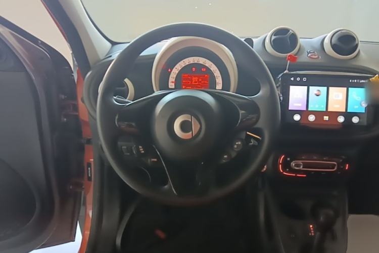 Used smart forfour 2016 1.0L 52 kW Dynamic Edition Steering Wheel