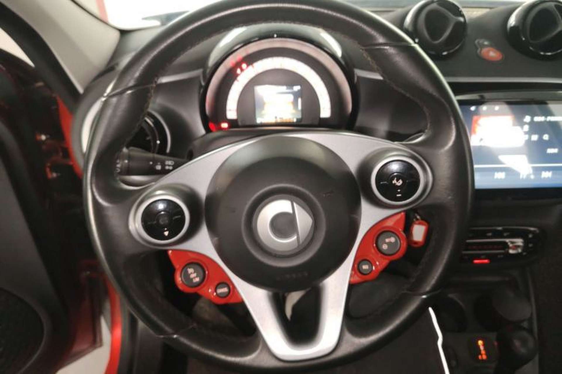 Used smart forfour 2016 1.0L 52 kW Passion Edition Steering Wheel