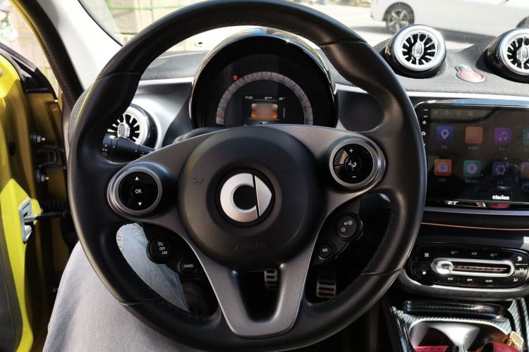 Used smart forfour 2016 1.0L 52 kW Passion Edition Steering Wheel