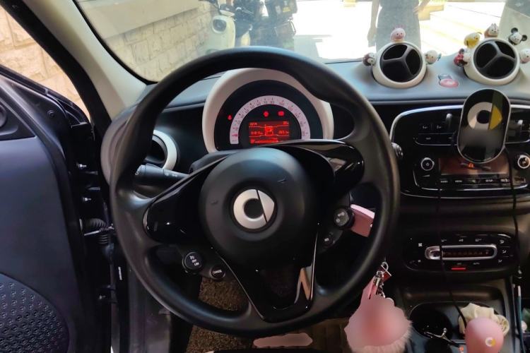 Used smart forfour 2016 1.0L 52 kW Dynamic Edition Steering Wheel