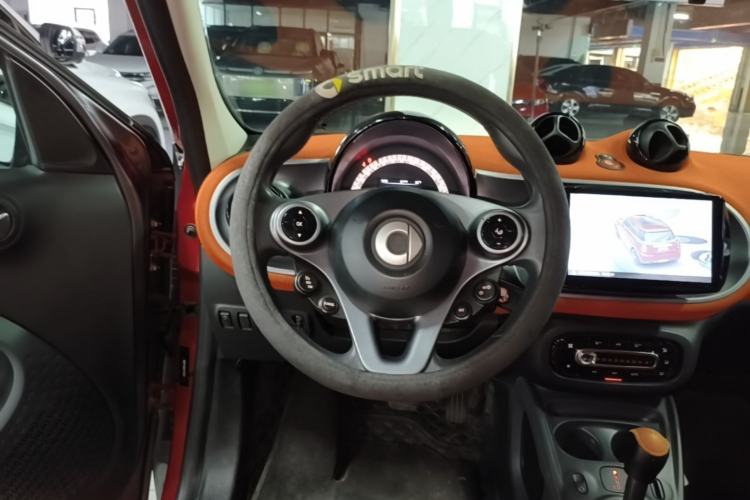 Used smart forfour 2016 1.0L 52 kW Passion Edition Steering Wheel
