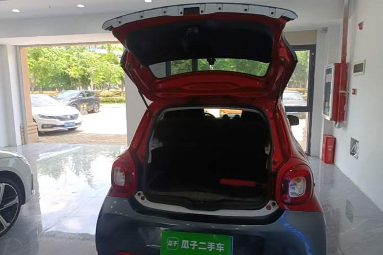 Used smart forfour 2016 1.0L 52 kW Passion Edition Trunk