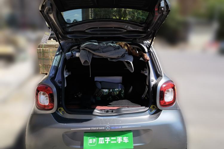 Used smart forfour 2016 1.0L 52 kW Passion Edition Trunk