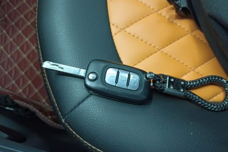 Used smart forfour 2016 1.0L 52 kW Passion Edition Vehicle Key