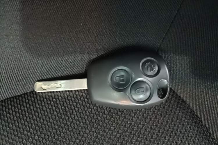 Used smart forfour 2016 1.0L 52 kW Passion Edition Vehicle Key