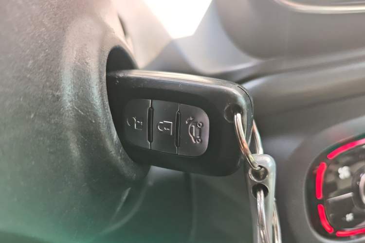 Used smart forfour 2016 1.0L 52 kW Dynamic Edition Vehicle Key