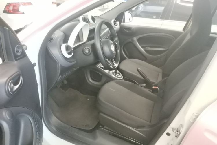 Used smart forfour 2016 1.0L 52 kW Dynamic Edition Driver Seat