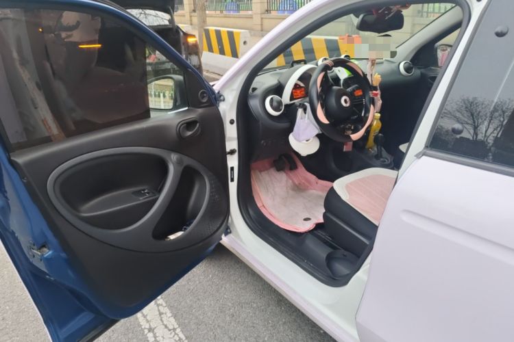 Used smart forfour 2016 1.0L 52 kW Dynamic Edition Driver Seat