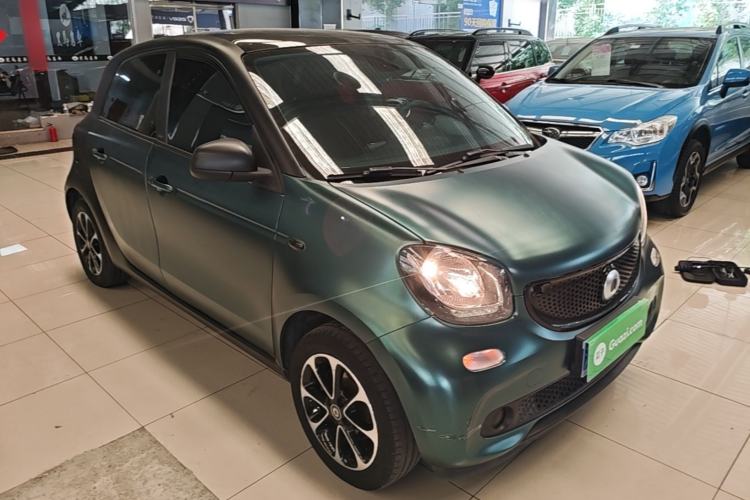 Used smart forfour 2016 1.0L 52 kW Passion Edition Front Right 45 Deg