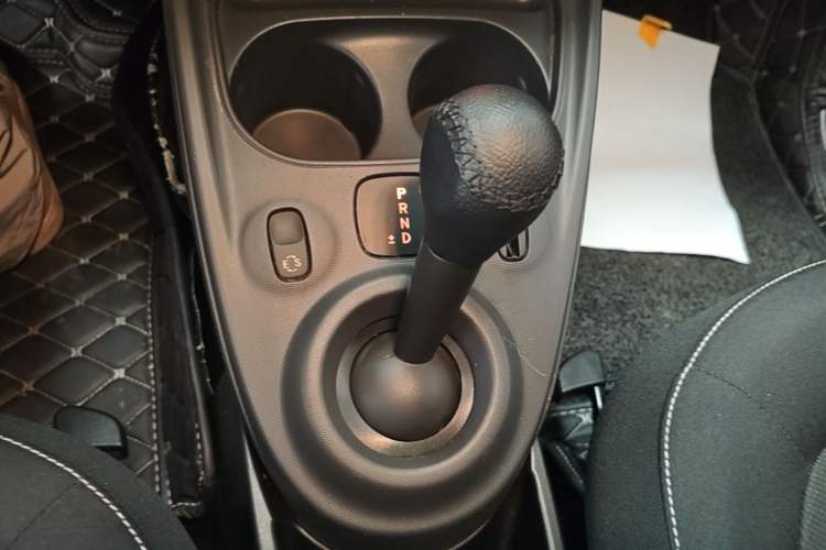 Used smart forfour 2016 1.0L 52 kW Passion Edition Gear Lever