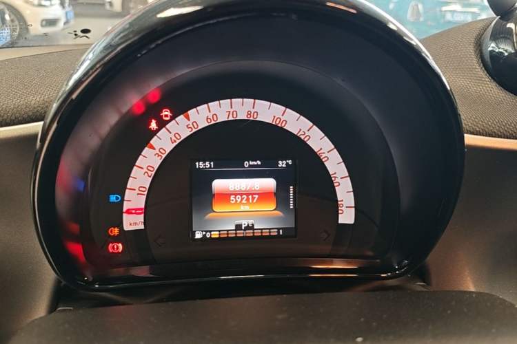 Used smart forfour 2016 1.0L 52 kW Passion Edition Instrument Cluster