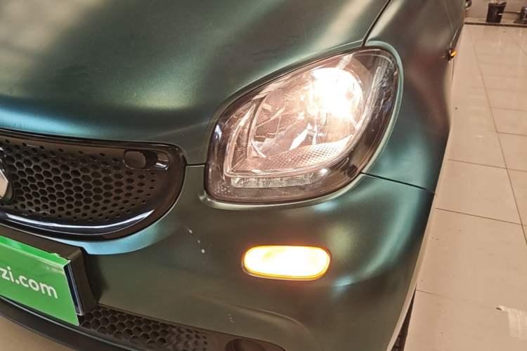 Used smart forfour 2016 1.0L 52 kW Passion Edition Left Front Headlight