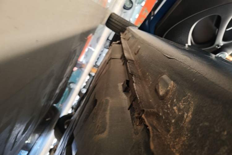 Used smart forfour 2016 1.0L 52 kW Passion Edition Left Side Sill