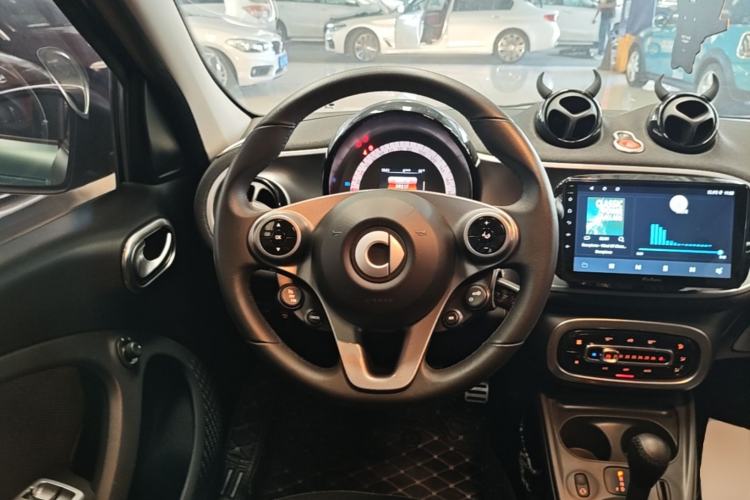 Used smart forfour 2016 1.0L 52 kW Passion Edition Steering Wheel