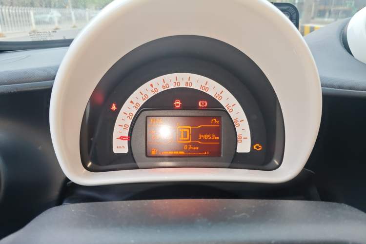 Used smart forfour 2016 1.0L 52 kW Dynamic Edition Instrument Cluster