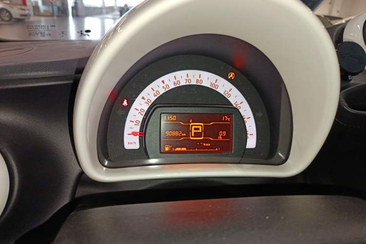 Used smart forfour 2016 1.0L 52 kW Dynamic Edition Instrument Cluster