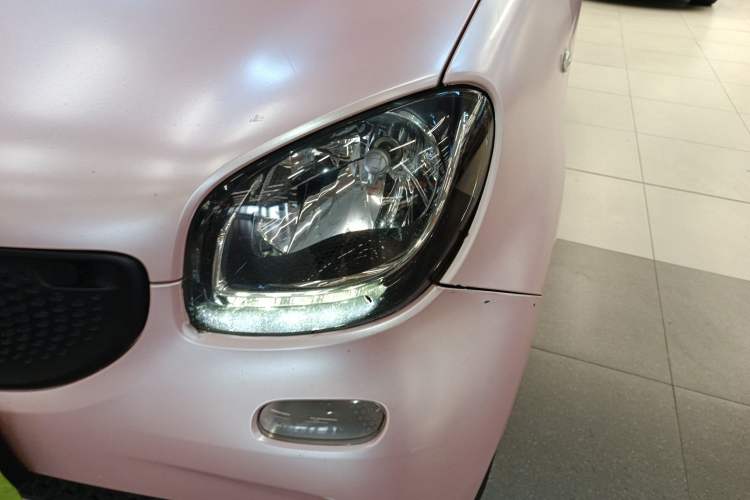 Used smart forfour 2016 1.0L 52 kW Dynamic Edition Left Front Headlight