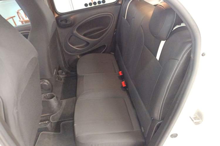 Used smart forfour 2016 1.0L 52 kW Dynamic Edition Left Rear Seat