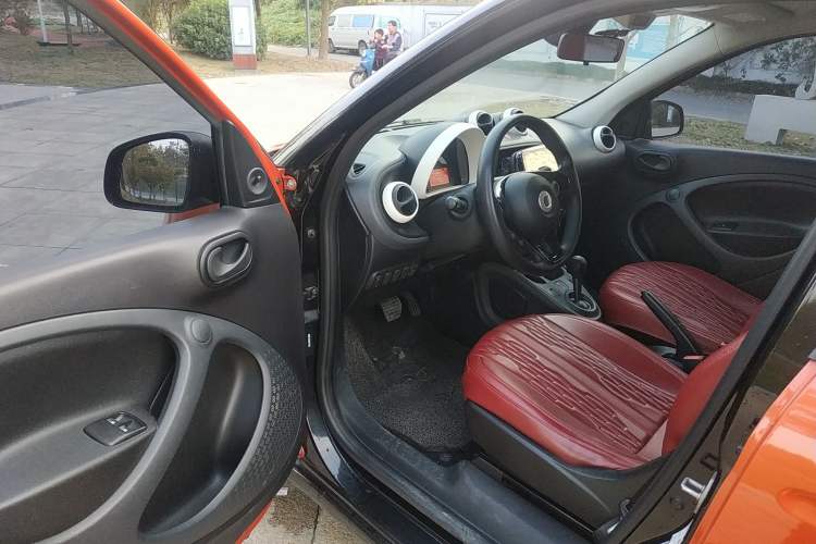 Used smart forfour 2016 1.0L 52 kW Dynamic Edition Driver Seat