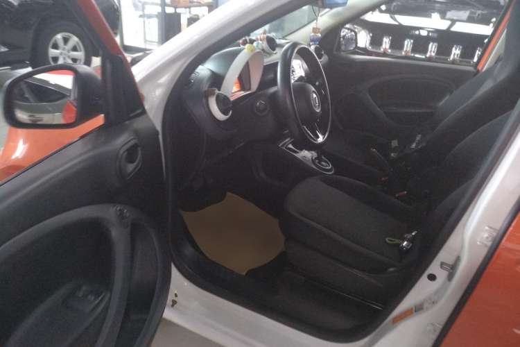 Used smart forfour 2016 1.0L 52 kW Dynamic Edition Driver Seat