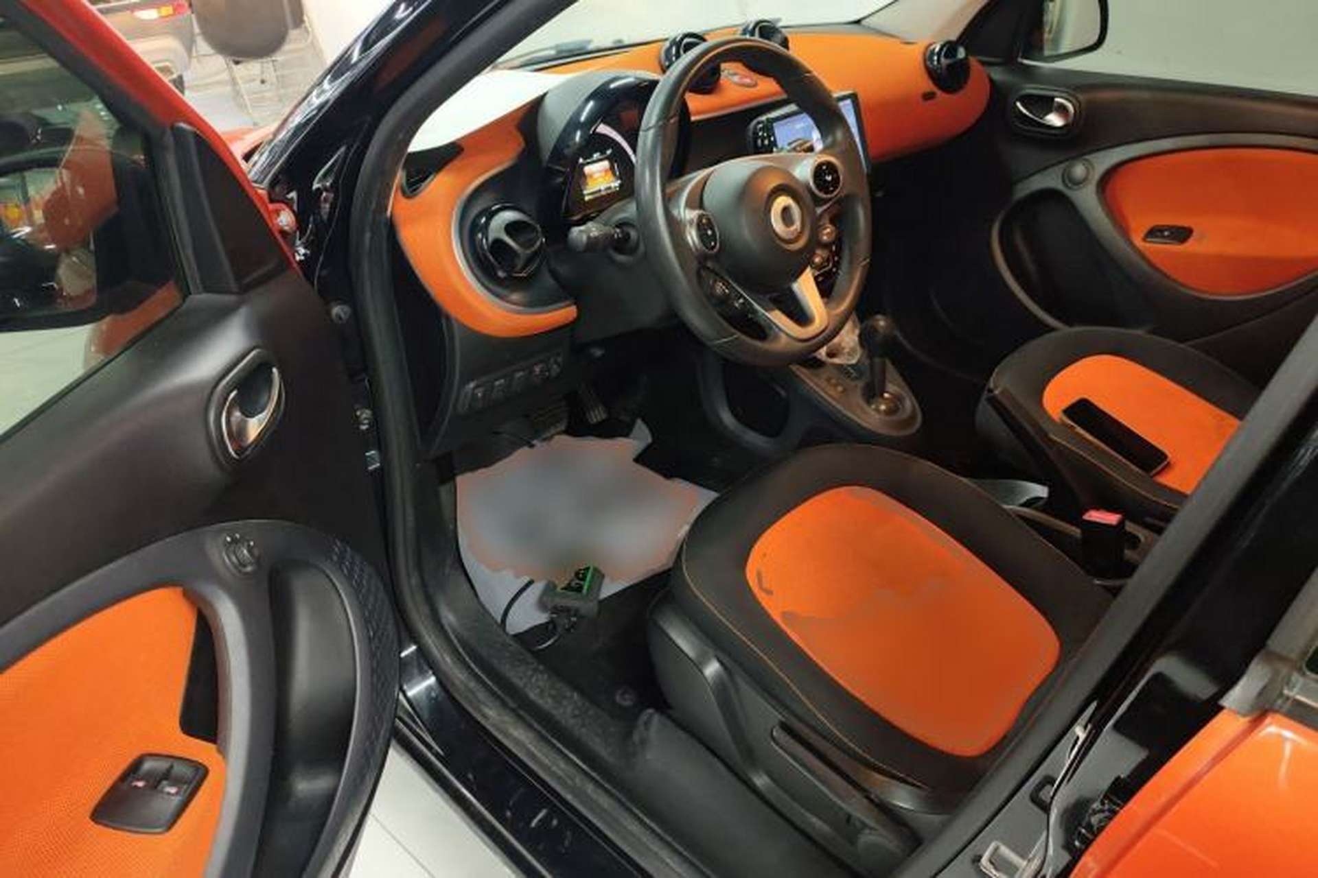 Used smart forfour 2016 1.0L 52 kW Passion Edition Driver Seat