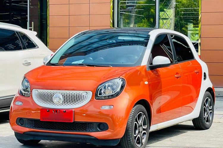 Used smart forfour 2016 0.9T 66 kW Pioneer Edition Exterior 4