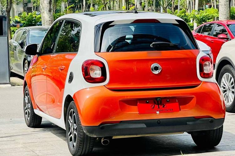 Used smart forfour 2016 0.9T 66 kW Pioneer Edition Exterior 6