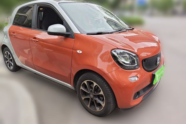 Used smart forfour 2016 1.0L 52 kW Passion Edition Front Right 45 Deg
