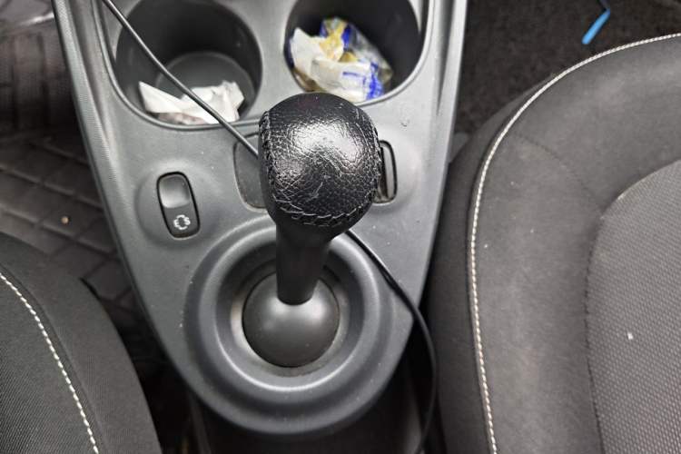 Used smart forfour 2016 1.0L 52 kW Passion Edition Gear Lever