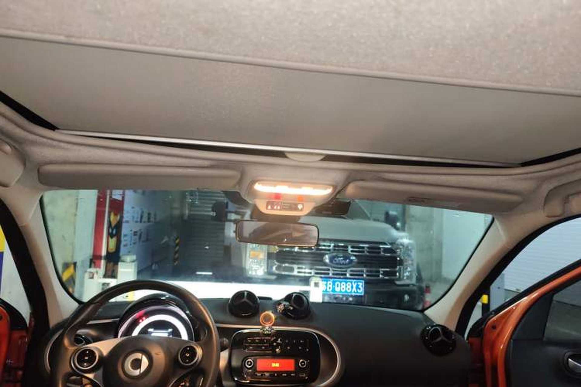 Used smart forfour 2016 1.0L 52 kW Passion Edition Headliner