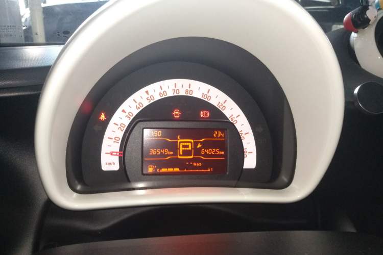 Used smart forfour 2016 1.0L 52 kW Dynamic Edition Instrument Cluster
