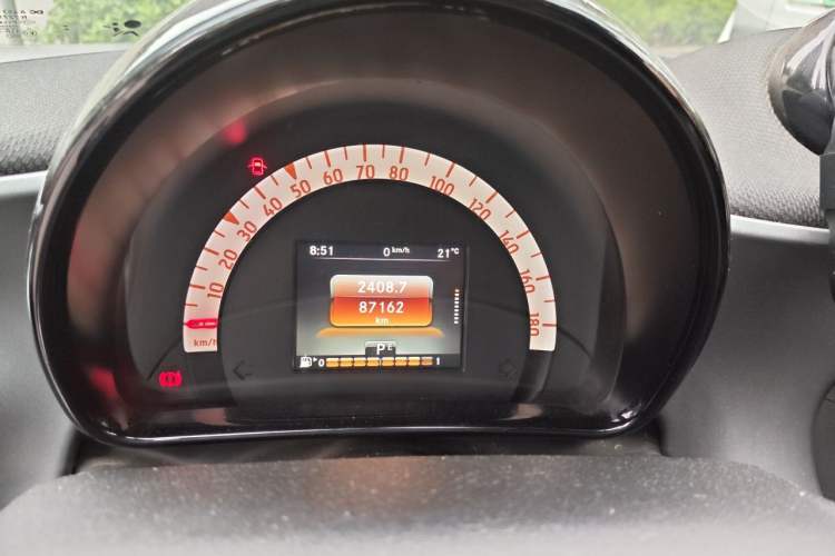 Used smart forfour 2016 1.0L 52 kW Passion Edition Instrument Cluster