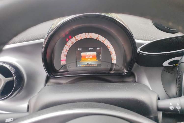 Used smart forfour 2016 0.9T 66 kW Pioneer Edition Instrument Cluster