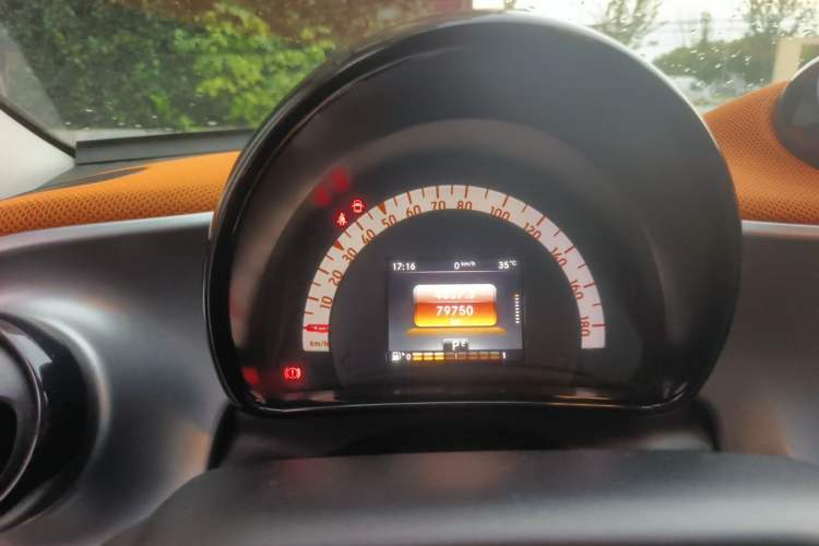 Used smart forfour 2016 1.0L 52 kW Passion Edition Instrument Cluster